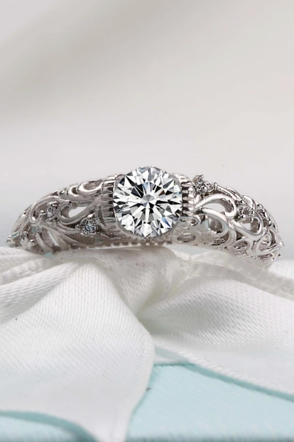 Chic Silver Elegance Ring