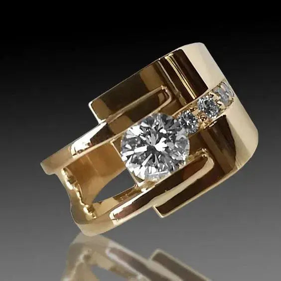 Vintage Guld Oregelbunden Ring med Zirkon