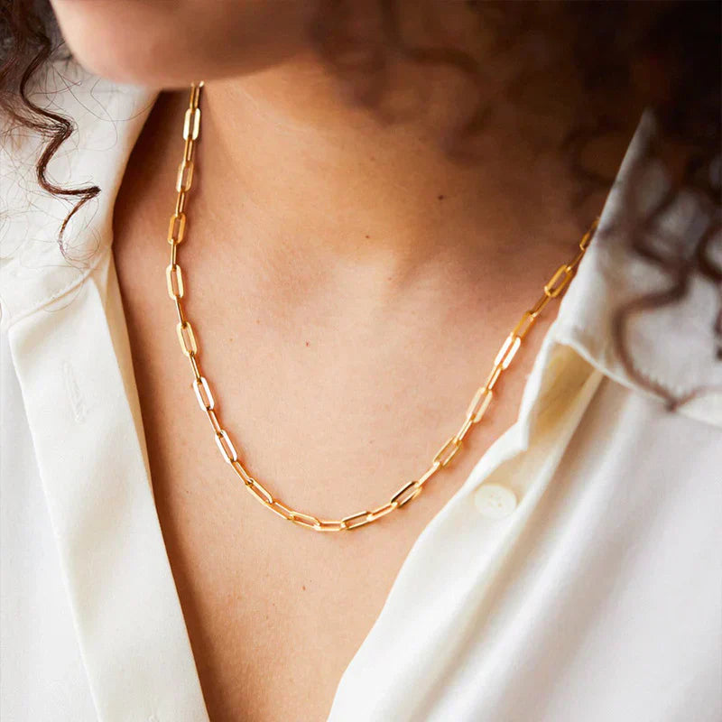 Archen - Elegant Halsband med Stilfull Kedja.