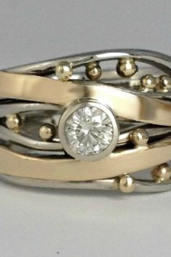 Vintage guldring med intarsia och zirkonia