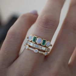 Unik Vintage Ring med Vit och Grön Opal