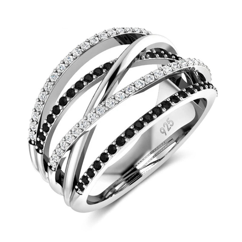 Elegant silverring prydd med svart kristall