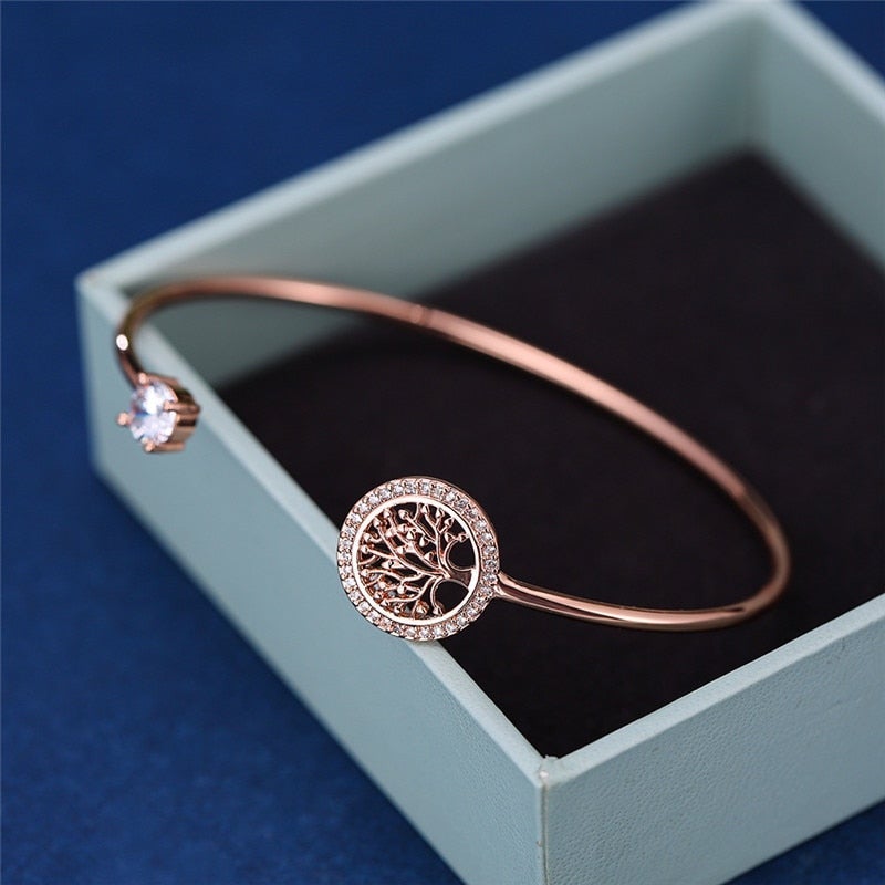 Armband med Livets Träd-design