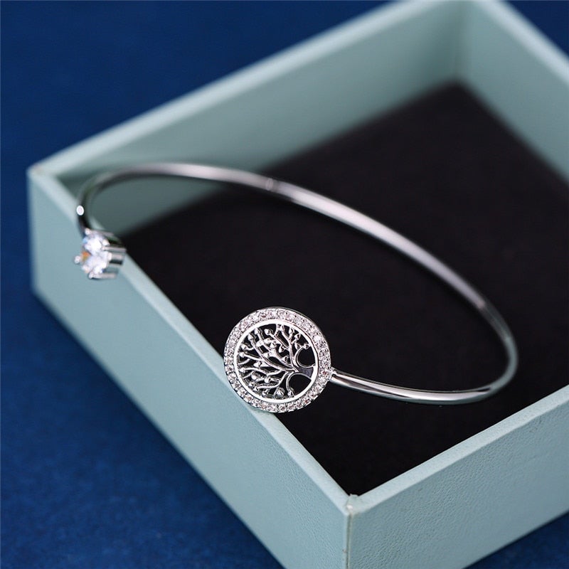 Armband med Livets Träd-design