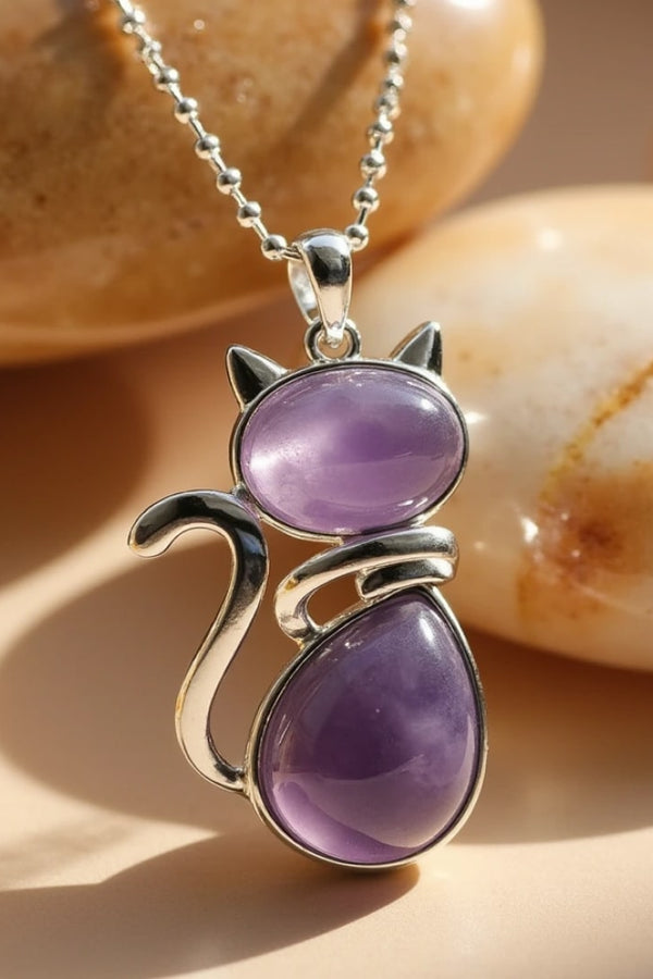 Halsband med katt i äkta sten