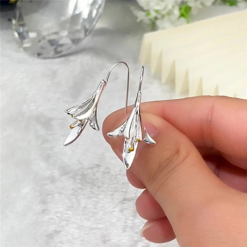Blomformade Silverörhängen