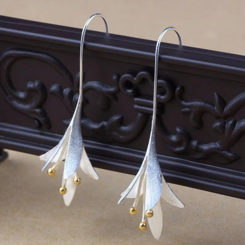 Blomformade Silverörhängen