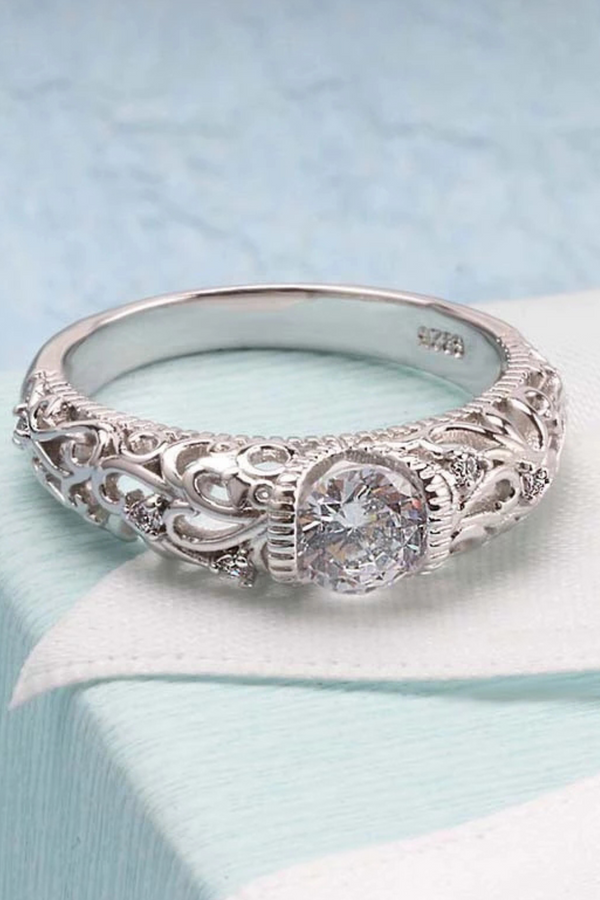 Chic Silver Elegance Ring