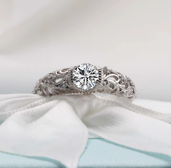 Chic Silver Elegance Ring