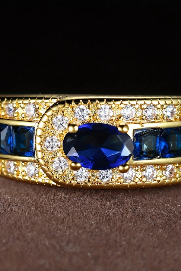 Vintage Guld Ring med Blå Zirkon