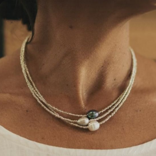 Vintage halsband med färgglada pärlor
