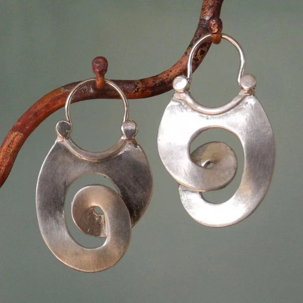 Lunara - Vintage silverörhängen i oregelbunden form