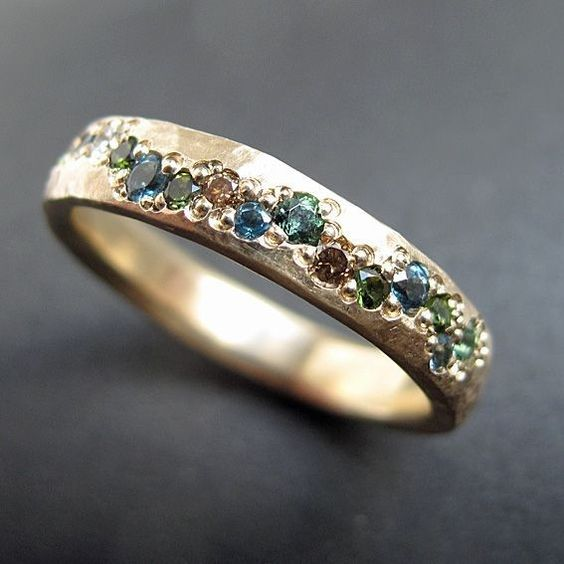 Flerfärgad retro ring i guld