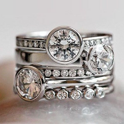 Elegant silverring med kristallskikt